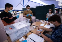 Residentes chilenos en Argentina eligen presidente durante la segunda vuelta