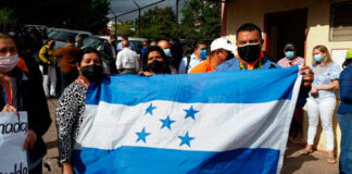 Empleados de Hondutel amenazan con intensificar las protestas ante la falta de pagos