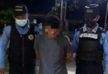 Agentes policiales arrestan ciudadano con orden judicial por robo con fuerza en Colón