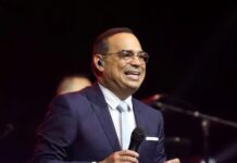 El cantante de salsa Gilberto Santa Rosa está contagiado de Covid-19