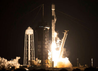 NASA lanza misión para medir el «universo violento» como los agujeros negros