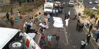 Suben a 55 los migrantes muertos en trágico accidente vial en Chiapas, México