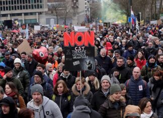 Unas 8.000 personas se manifiestan en Bruselas contra las medidas anticovid