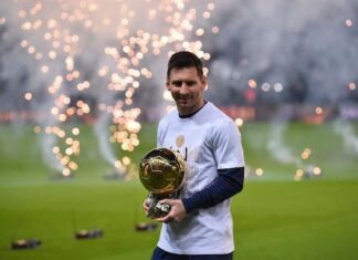 Messi comparte el Balón de Oro con la fición del PSG