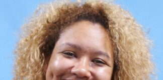 Mujer mata a su novio con una espada en Nochebuena, convencida de que estaba poseído