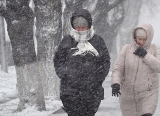 Moscú sufre la mayor nevada al comienzo del invierno en 72 años