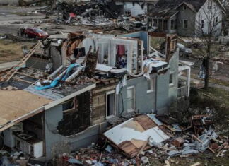 Los trabajos de rescate de víctimas siguen en Kentucky tras paso de tornado