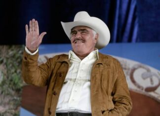 Vicente Fernández sigue en estado crítico y con pronóstico reservado