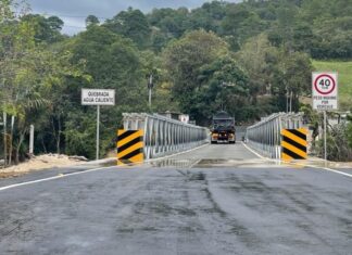 La aduana Agua Caliente reanuda operaciones este jueves tras la apertura del puente Bailey