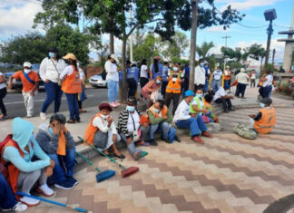Empleados de la AMDC protestan en la capital y exigen justicia por la muerte de su compañera