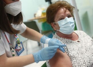 Aplicarán vacuna de refuerzo 4 meses después de la segunda dosis a mayores de 50 años