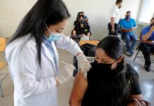 Honduras pide a la población vacunarse ante la amenaza de la variante ómicron