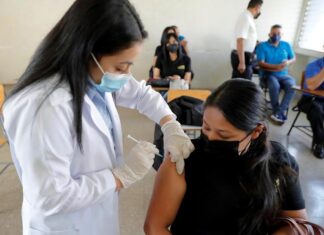 Honduras pide a la población vacunarse ante la amenaza de la variante ómicron