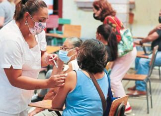 La variante ómicron y el dengue amenazan simultáneamente la salud de los hondureños
