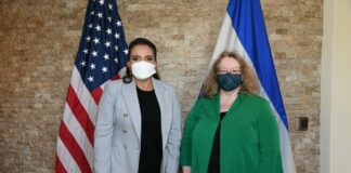 La encargada de negocios de EE. UU. felicita personalmente a Xiomara Castro por su triunfo electoral