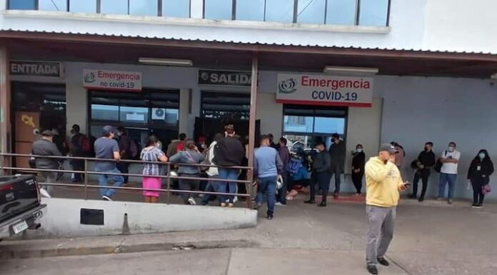 Las salas Covid-19 del IHSS de Tegucigalpa se encuentran saturadas de pacientes, denuncian galenos