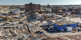 Gobernador de Kentucky: «Hemos perdido más de 80 habitantes» por tornados