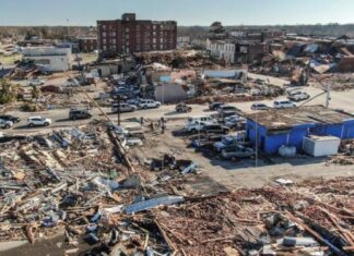 Gobernador de Kentucky: «Hemos perdido más de 80 habitantes» por tornados