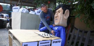 Figuras de presidente hondureño y otros políticos, a la hoguera en Nochevieja