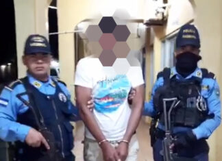 Funcionarios policiales arrestan a sujeto por maltrato familiar y tráfico de drogas en Colón