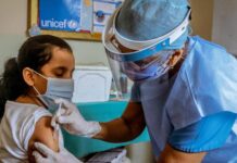 Honduras recibirá más de dos millones de vacunas pediátricas, según el presidente Hernández