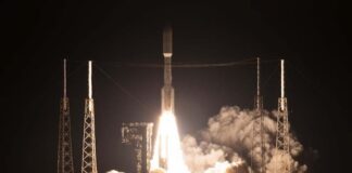 Un cohete Atlas despega desde Florida con dos satélites del Ejercito de EE. UU.