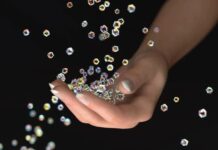 Existen dos planetas en los que llueven diamantes