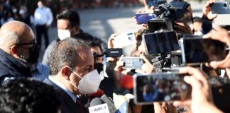 Cuauhtémoc Blanco califica de guerra sucia su foto con presuntos narcos