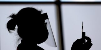 La vacuna de refuerzo es segura y produce inmunidad, según un ensayo clínico