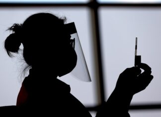 La vacuna de refuerzo es segura y produce inmunidad, según un ensayo clínico