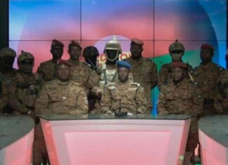Los militares confirman el golpe de Estado en Burkina Faso y deponen a Kaboré