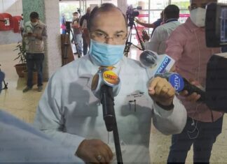 “No más mensajes de odio, nosotros no somos traidores”, dice el doctor Denis Chirinos