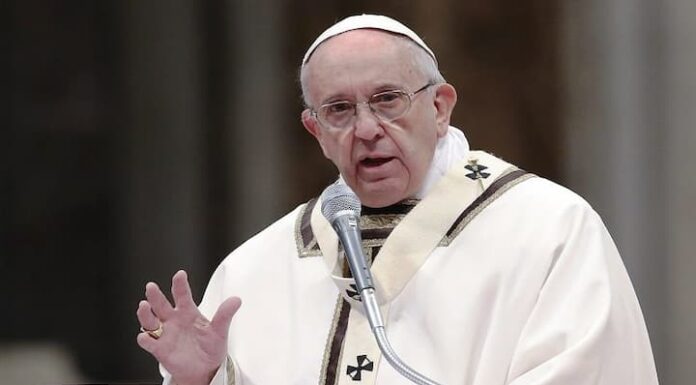 El papa denuncia la tragedia «demasiado extendida» de las muertes en trabajo