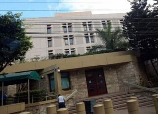 Embajada de EEUU pide “calma” y resolver “diferencias a través del diálogo”