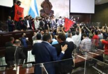 Empresarios hondureños piden a políticos dialogar ante crisis en Parlamento