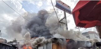 Incendio de grandes proporciones consume varios negocios en el Centro de San Pedro Sula