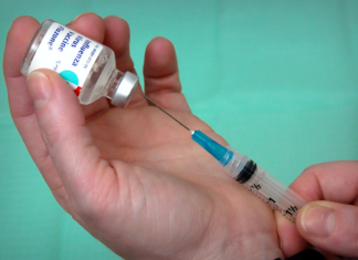 La aplicación de una cuarta dosis anticovid es inminente, dice médico