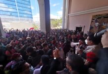 Permiten el ingreso de los maestros Proheco a Casa Presidencial