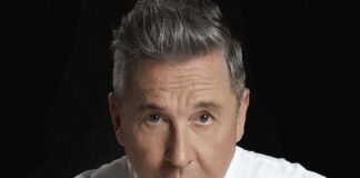 Cuestionaron a Ricardo Montaner por besar a su hijo Ricky en la boca y respondió con furia