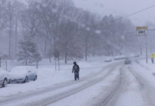 Miles de personas están sin electricidad y cancelan cientos de vuelos en EE. UU. por la tormenta invernal