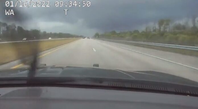 Tornado toca tierra en Fort Myers y emiten alerta para los condados Miami-Dade y Broward en EE. UU.