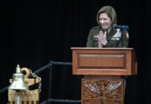 Jefa del Comando Sur de EE. UU. ofrece ayuda militar a Honduras