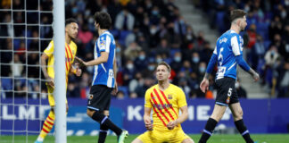 Luuk de Jong rescata al Barcelona tras el empate 2-2 en un derbi de alto voltaje ante el Espanyol