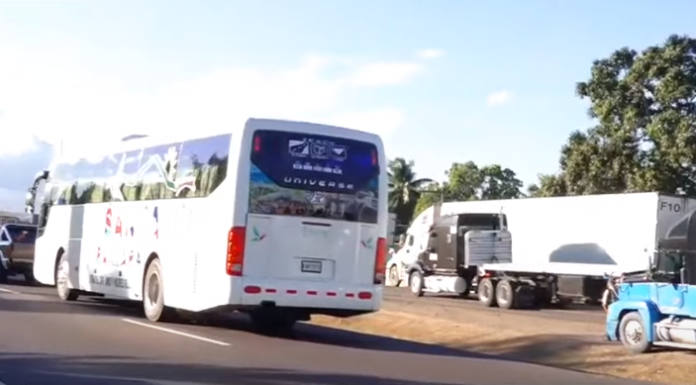 Transportistas de carga pesada se toman la carretera CA-5 exigiendo rebajas al precio de los combustibles