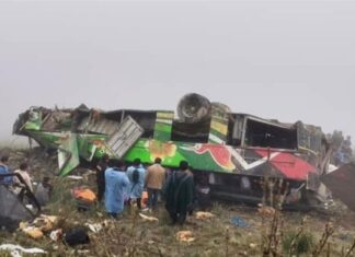 Al menos 20 muertos y 33 heridos tras accidente de autobús en norte de Perú