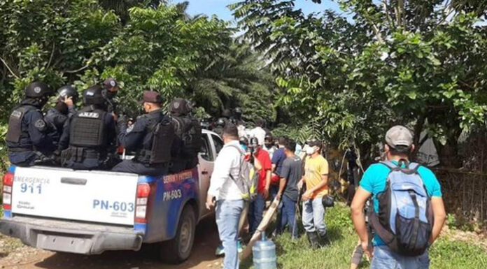 Comitiva del gobierno busca resolver el conflicto de tierras en Colón