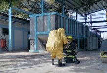 El Cuerpo de Bomberos evacua a los empleados del SANAA tras una fuga de gas cloro en las instalaciones