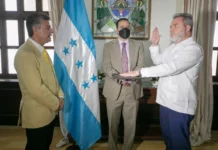 Roberto Contreras es juramentado como alcalde de San Pedro Sula