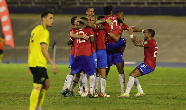 Costa Rica niega que dos futbolistas jugaran contagiados de covid en Jamaica