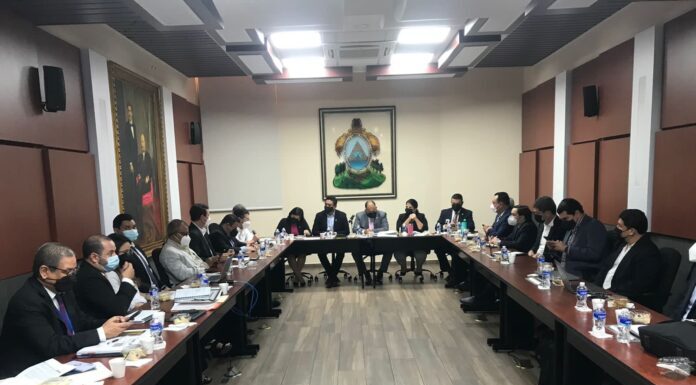 Empresarios defienden la continuidad del empleo por hora ante el Congreso Nacional